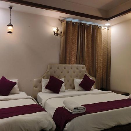 Hotel Agra Grande By Goyal Hoteliers Esterno foto