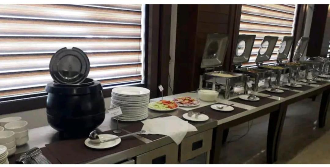 Hotel Agra Grande By Goyal Hoteliers Esterno foto
