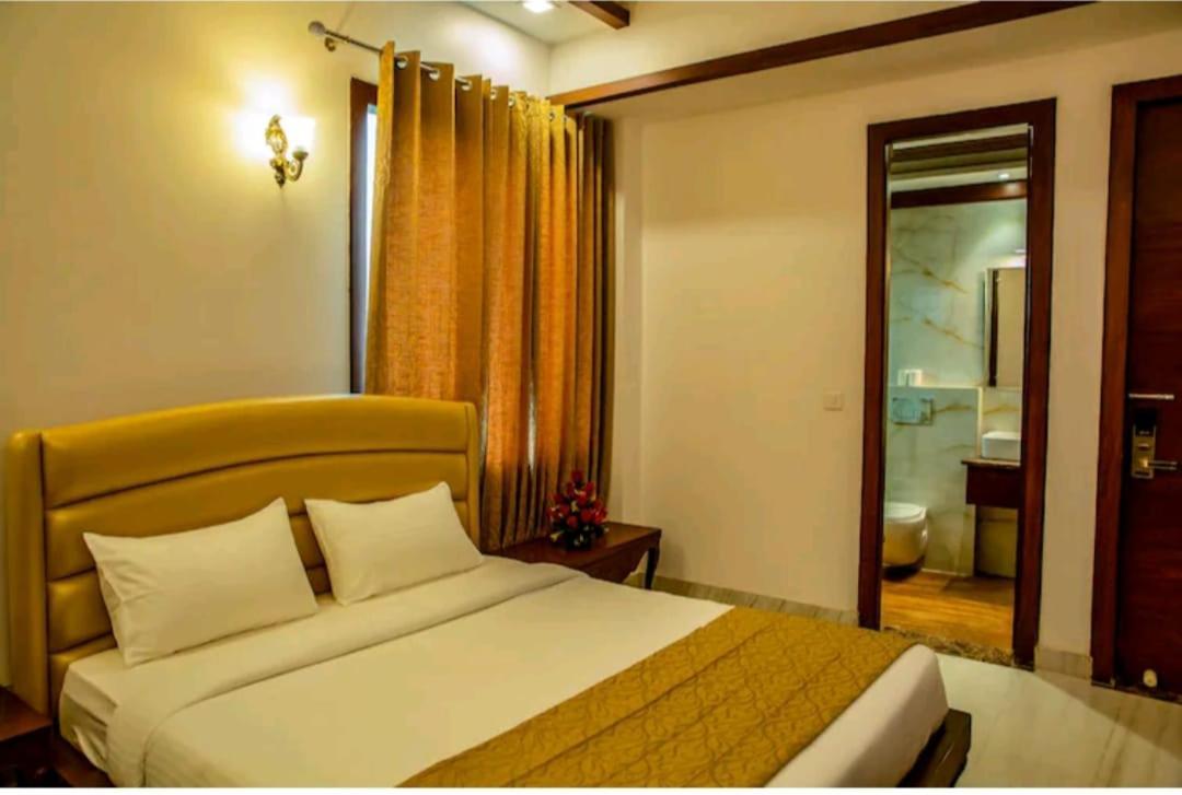Hotel Agra Grande By Goyal Hoteliers Esterno foto