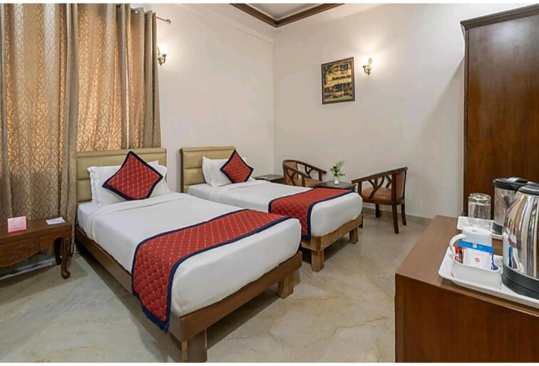 Hotel Agra Grande By Goyal Hoteliers Esterno foto