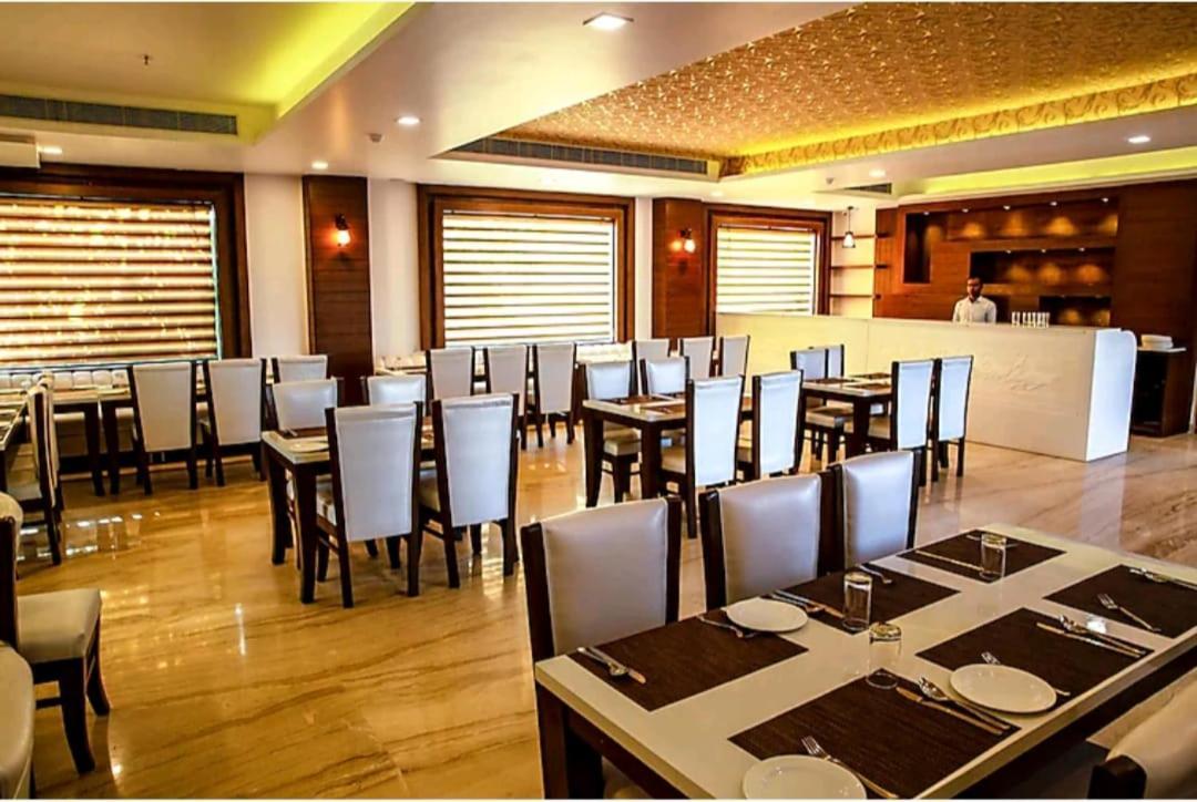 Hotel Agra Grande By Goyal Hoteliers Esterno foto