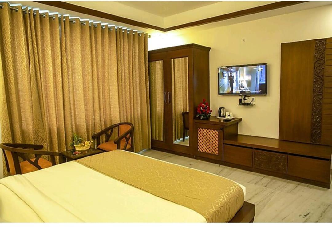 Hotel Agra Grande By Goyal Hoteliers Esterno foto