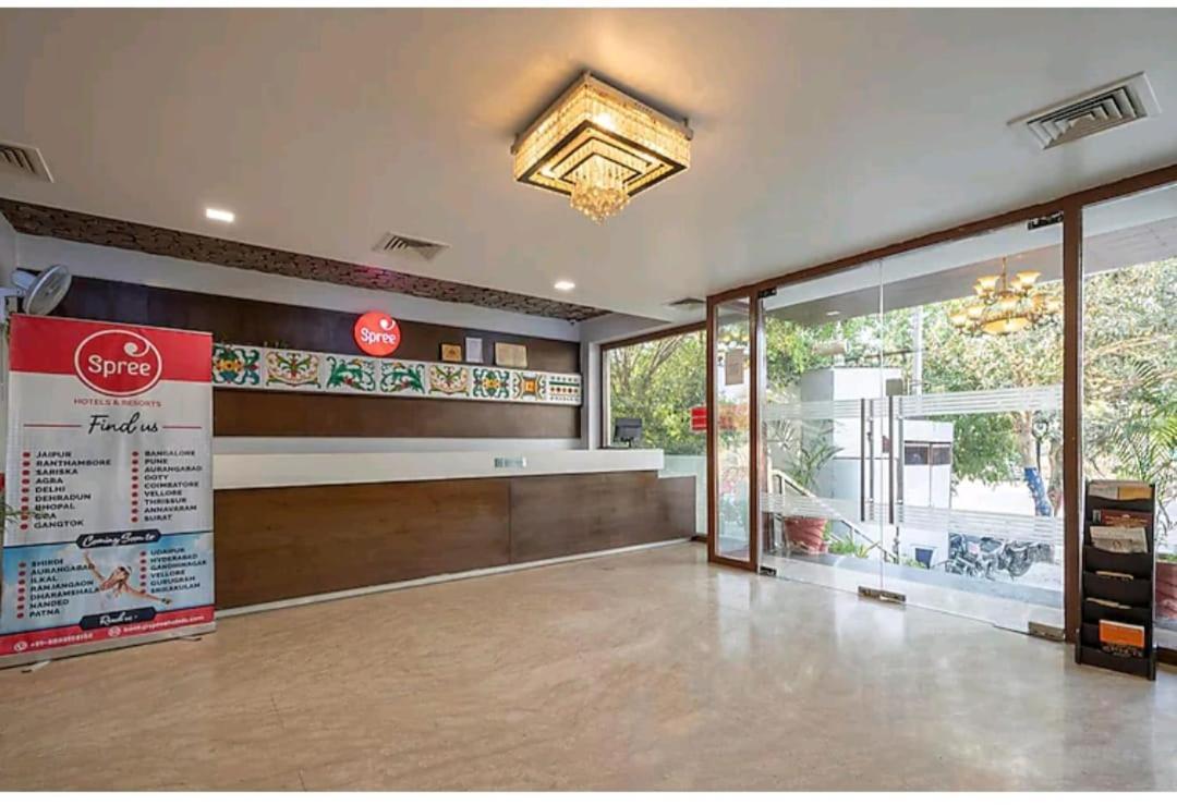 Hotel Agra Grande By Goyal Hoteliers Esterno foto