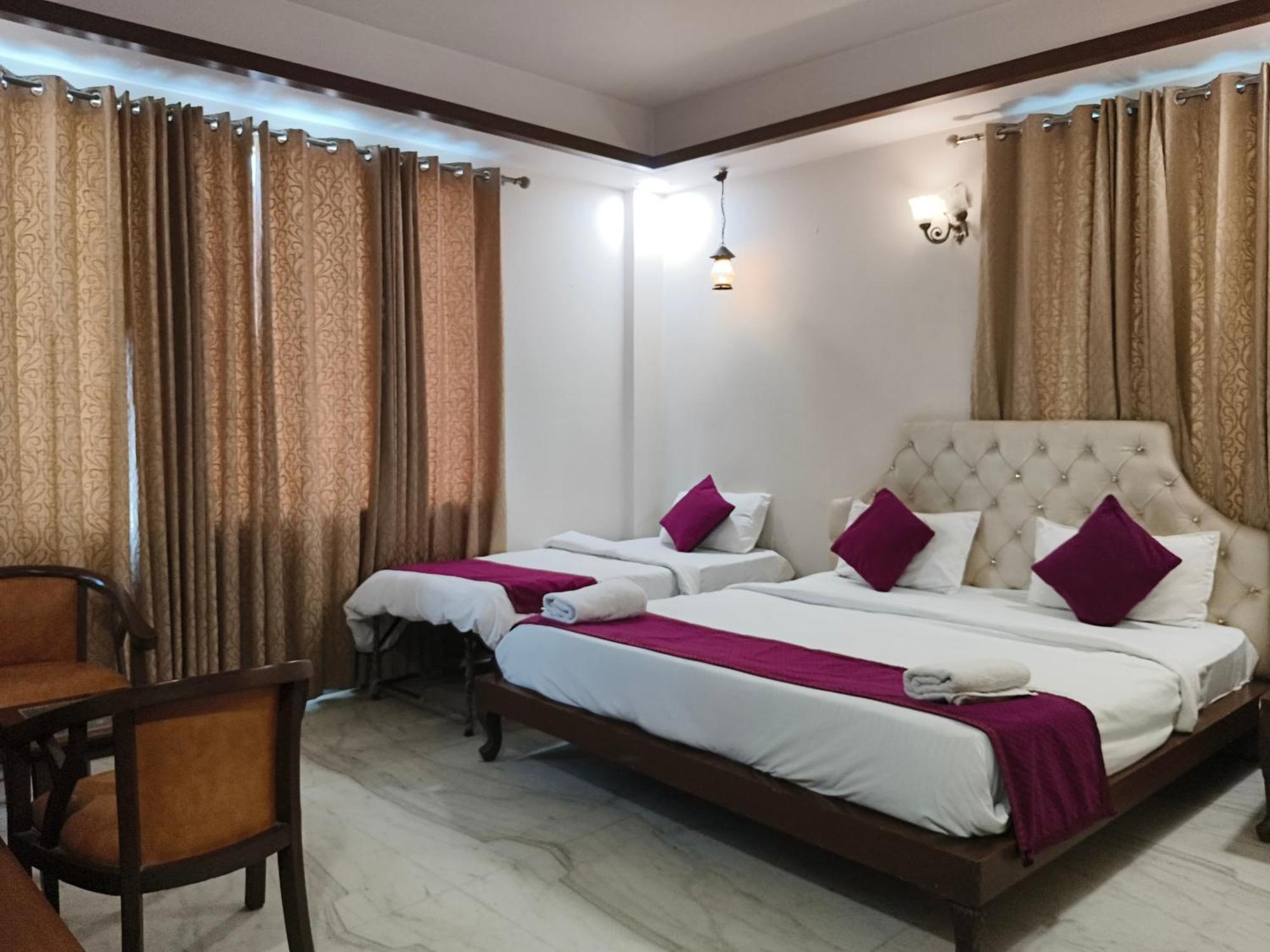Hotel Agra Grande By Goyal Hoteliers Esterno foto
